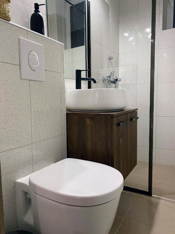 Cozy North Railway St - 4 Min Walk *