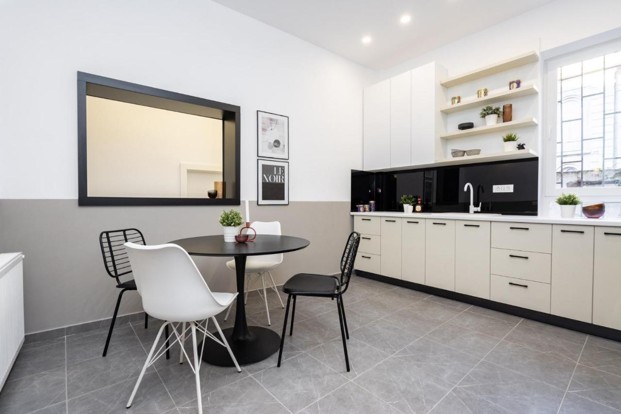 Four Bedroom Apartment, Old Town