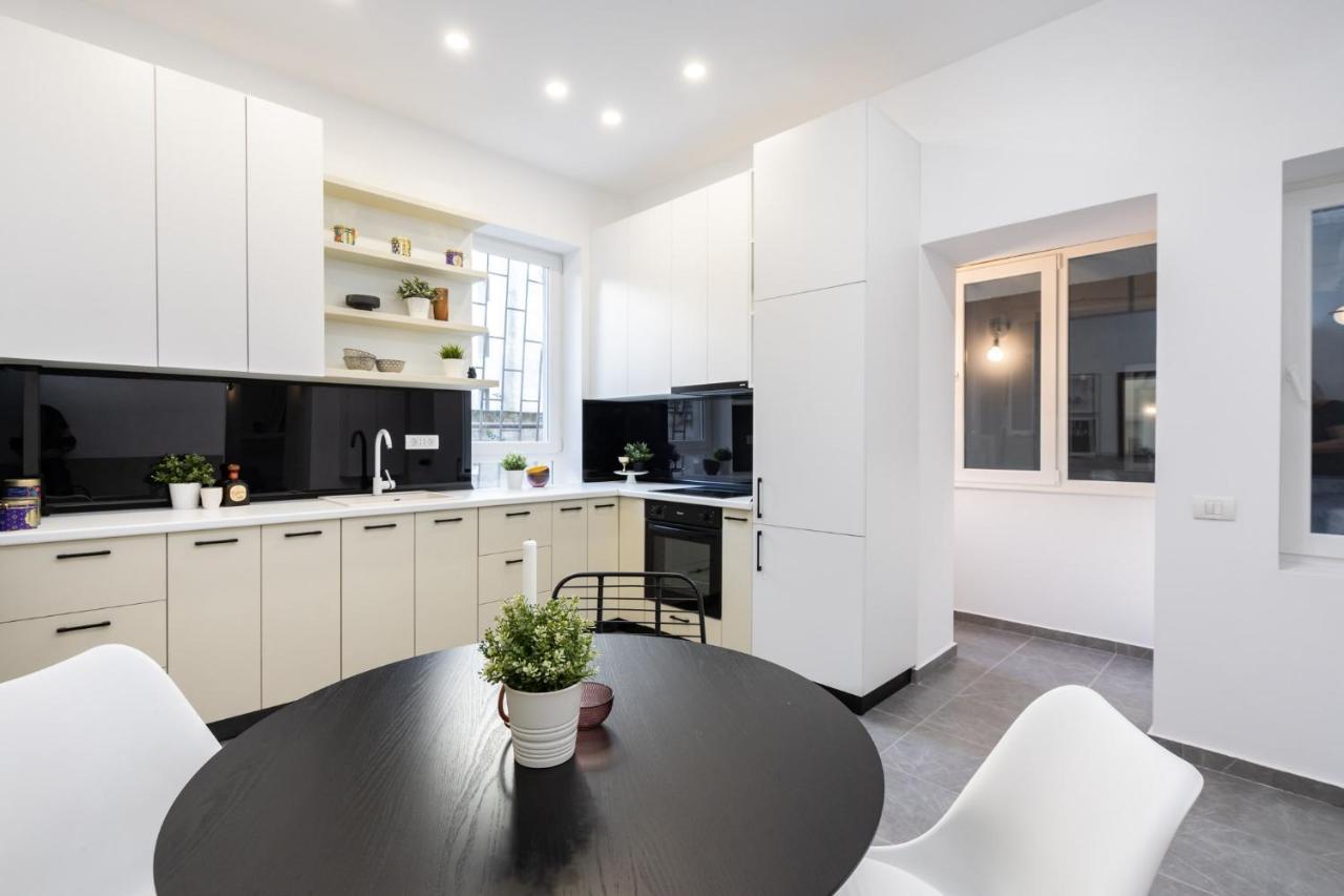 Apartment Four Bedroom Apartment, Old Town *