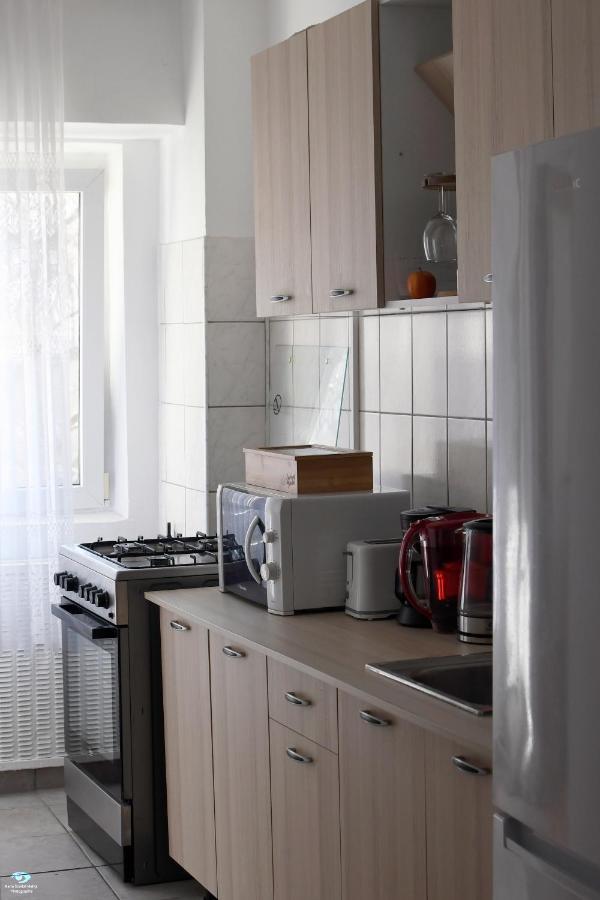 Modern Semi-central 1 Bedroom Apartment, 3 Parks Nearby Bucharest