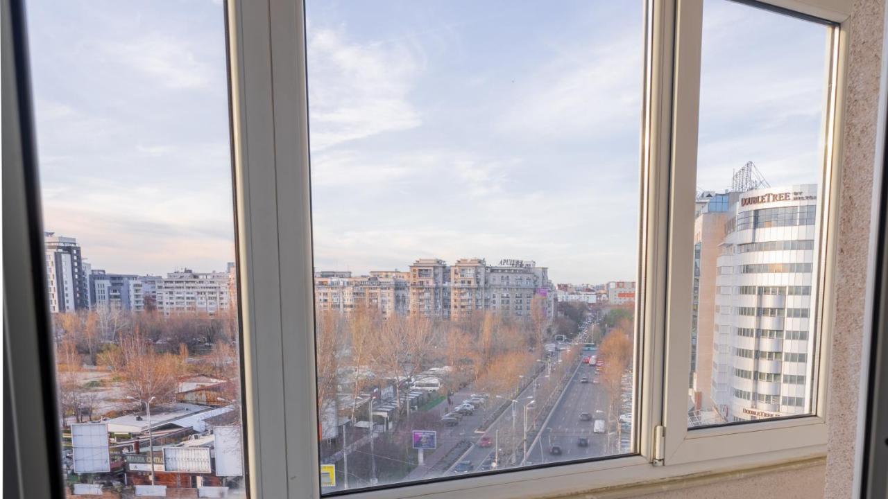Center With Skyline View *