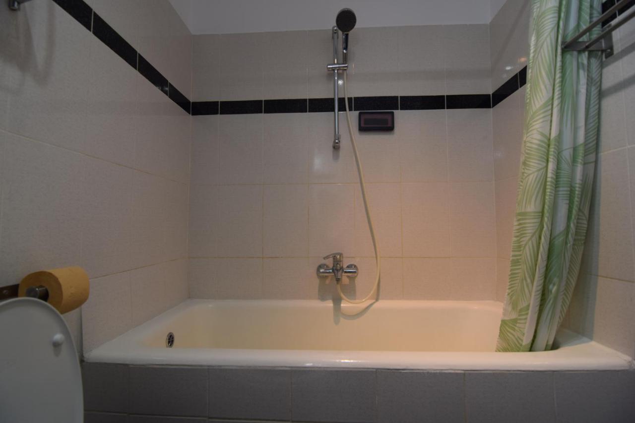 Old Town Apartment *