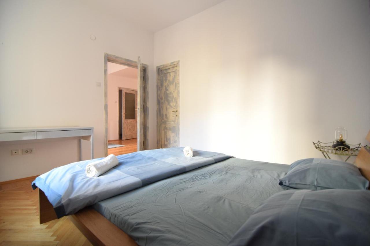Apartament Old Town Bucureşti