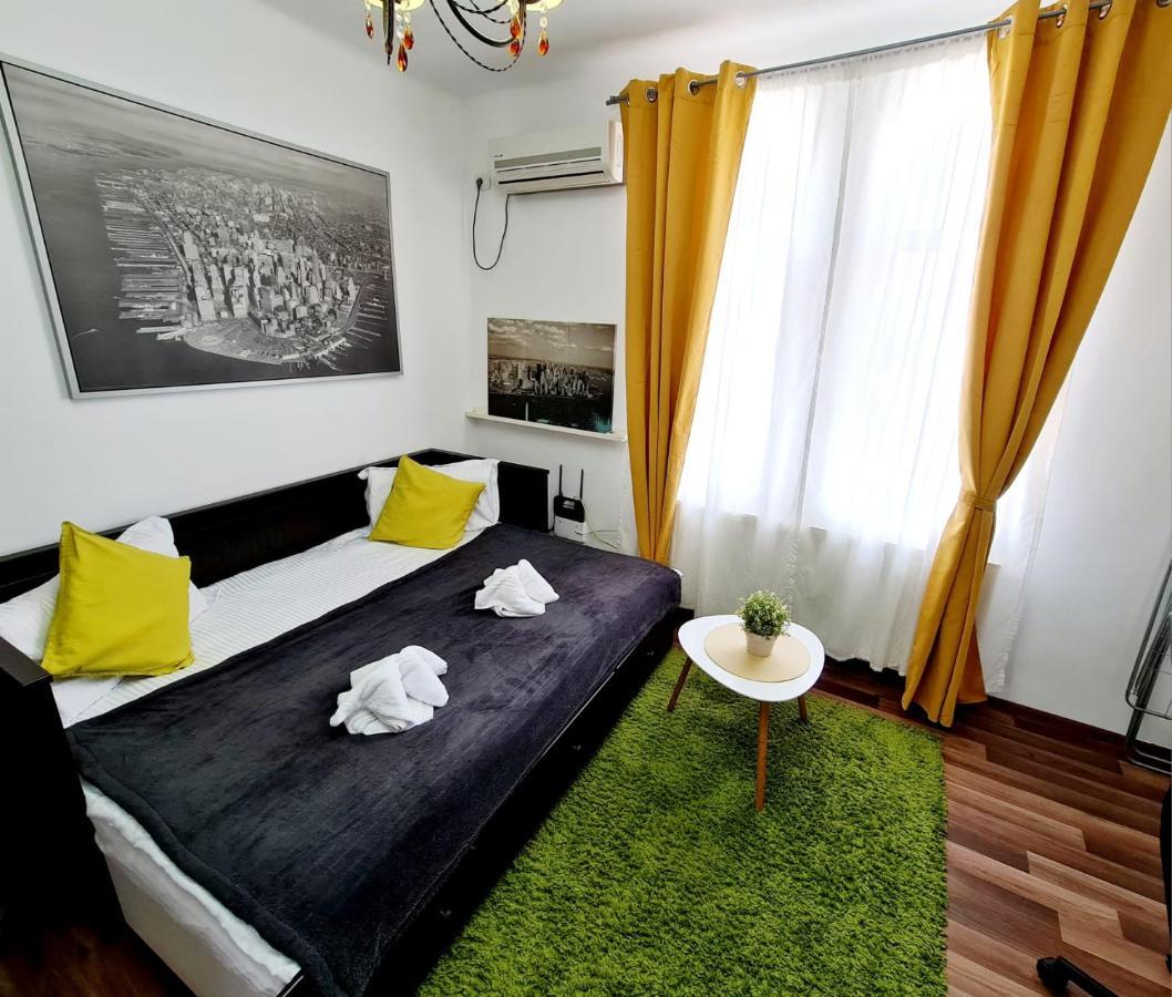 Central Old City Center Studio Universitate Coltea - Cav9 Apartament