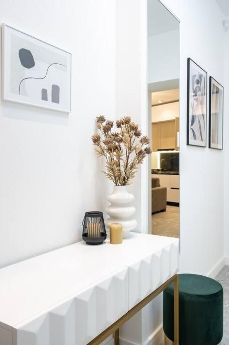 Berthelot King's With Courtyard Apartment *