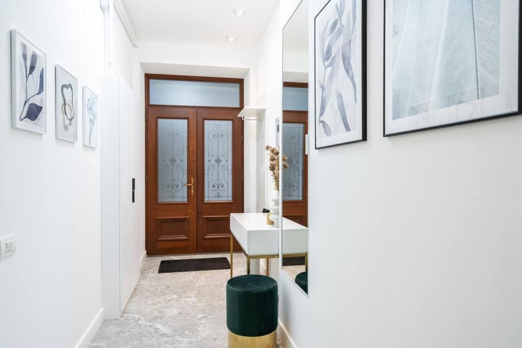 Apartment Berthelot King's With Courtyard *