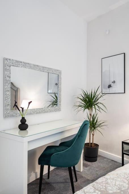 Berthelot King's With Courtyard Apartment *