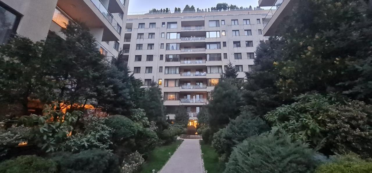 Garden Oasis Apartment Bucharest