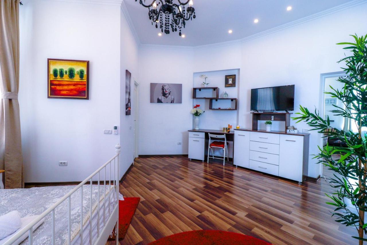 Apartment Downtown - Cal1 *