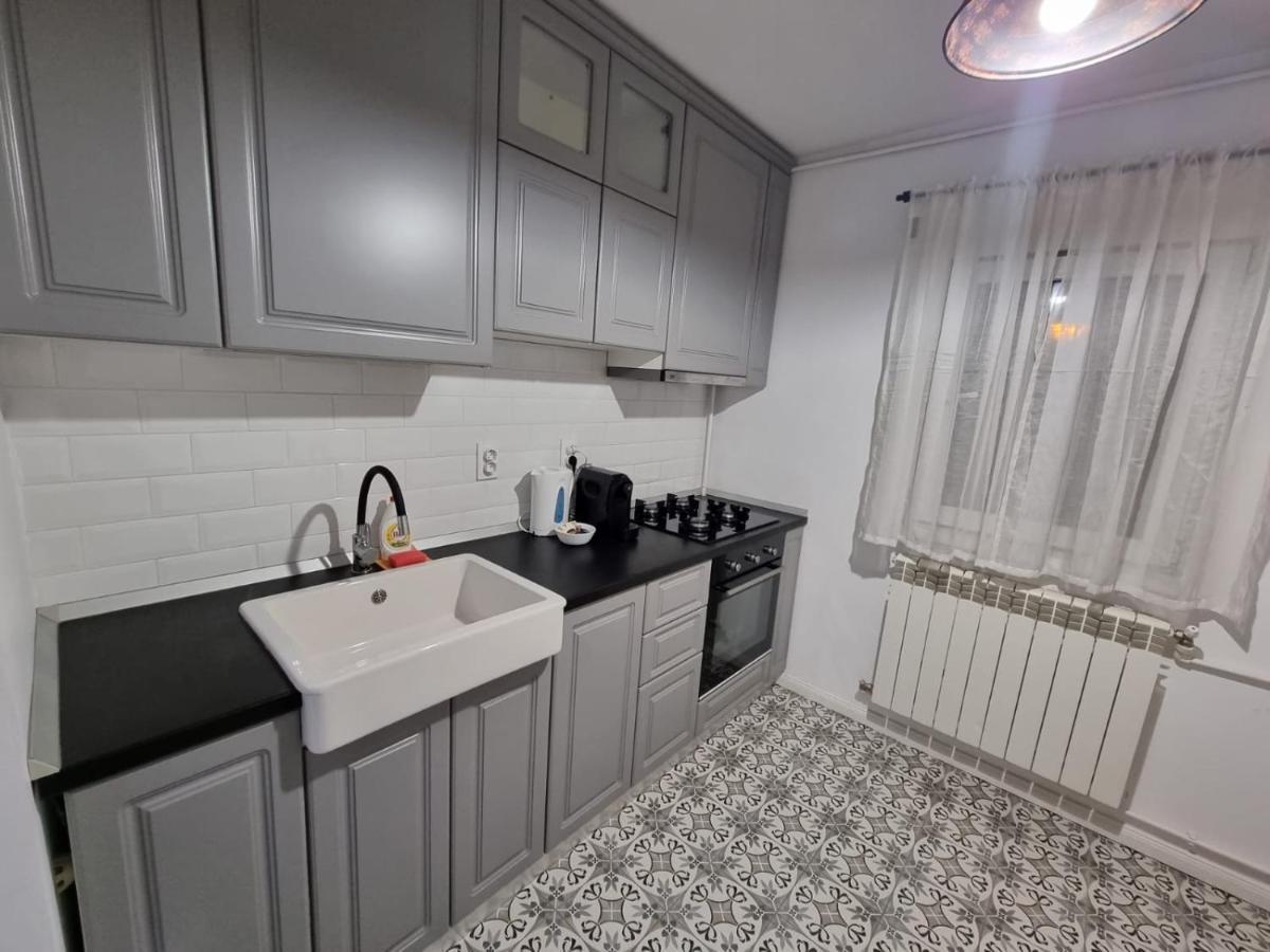 Apartment Aviatiei Caramfil Street