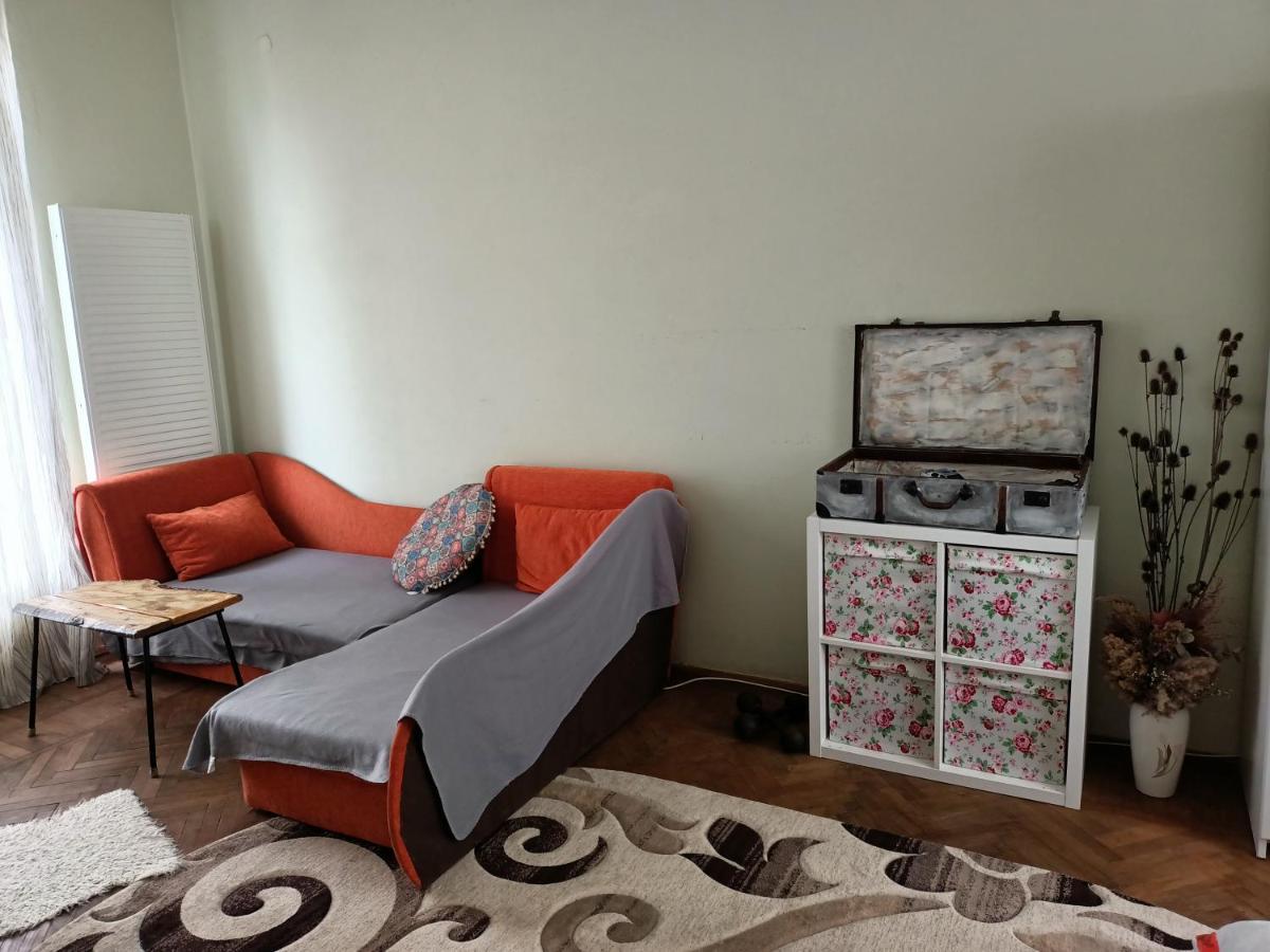 Apartment Lovely In Bucharest, Baba Novac Area