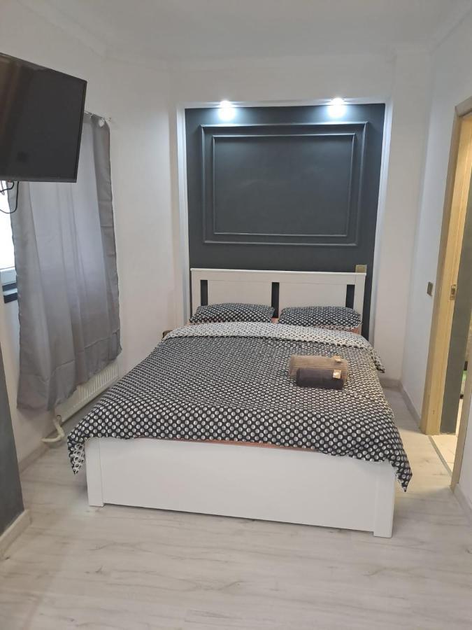 Apartment Deluxe Studio Oldtown Bucharest