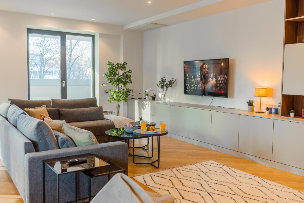 Designer In Aviatiei Tower Apartament Bucureşti