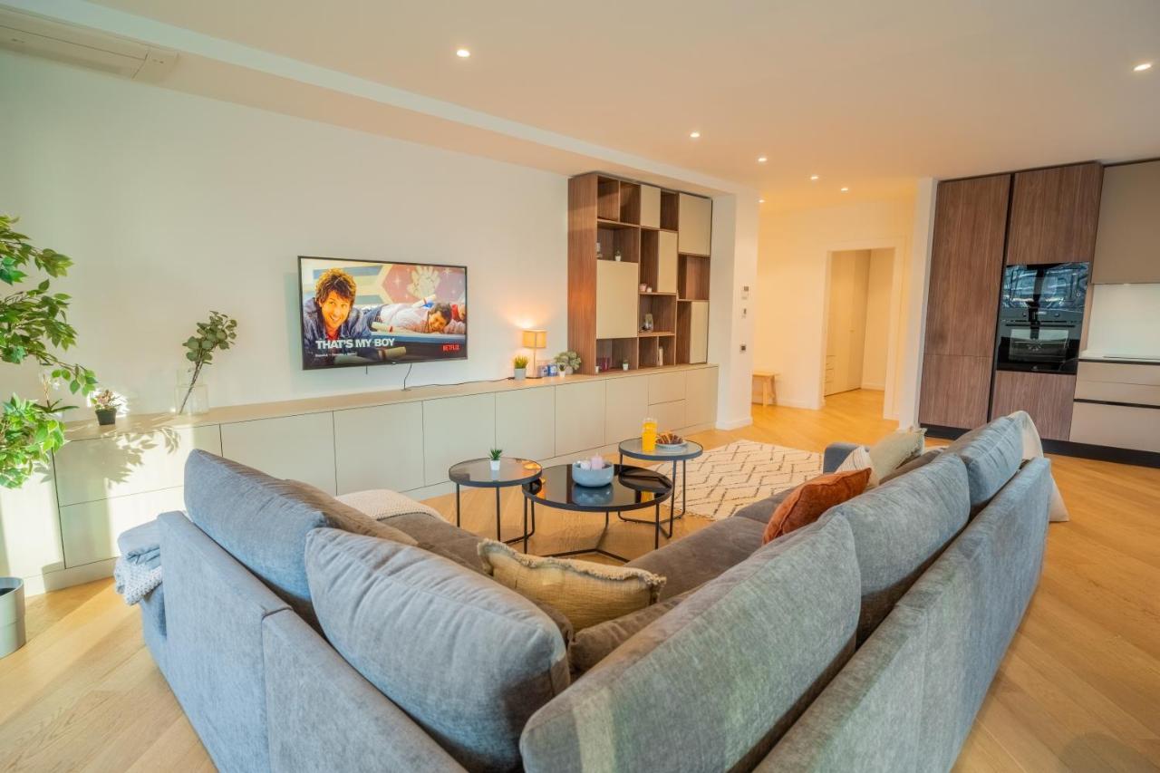 Designer In Aviatiei Tower Apartament