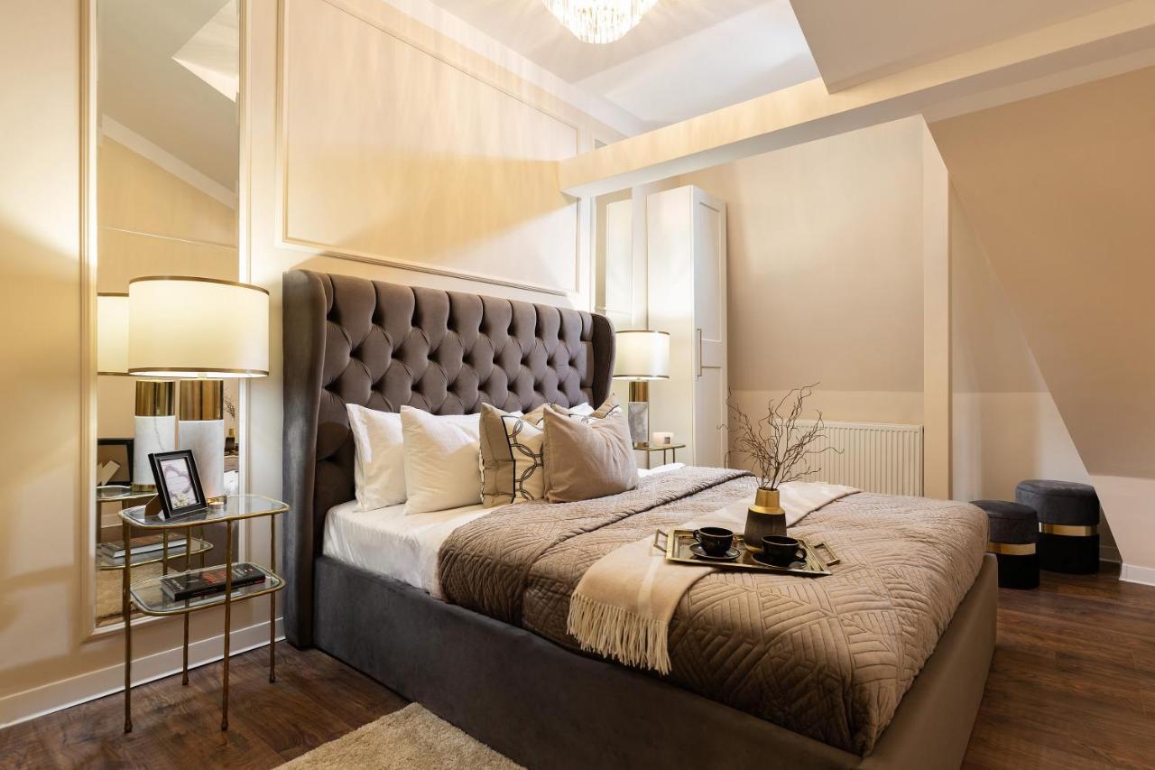 Qult - Invictus Apartament *