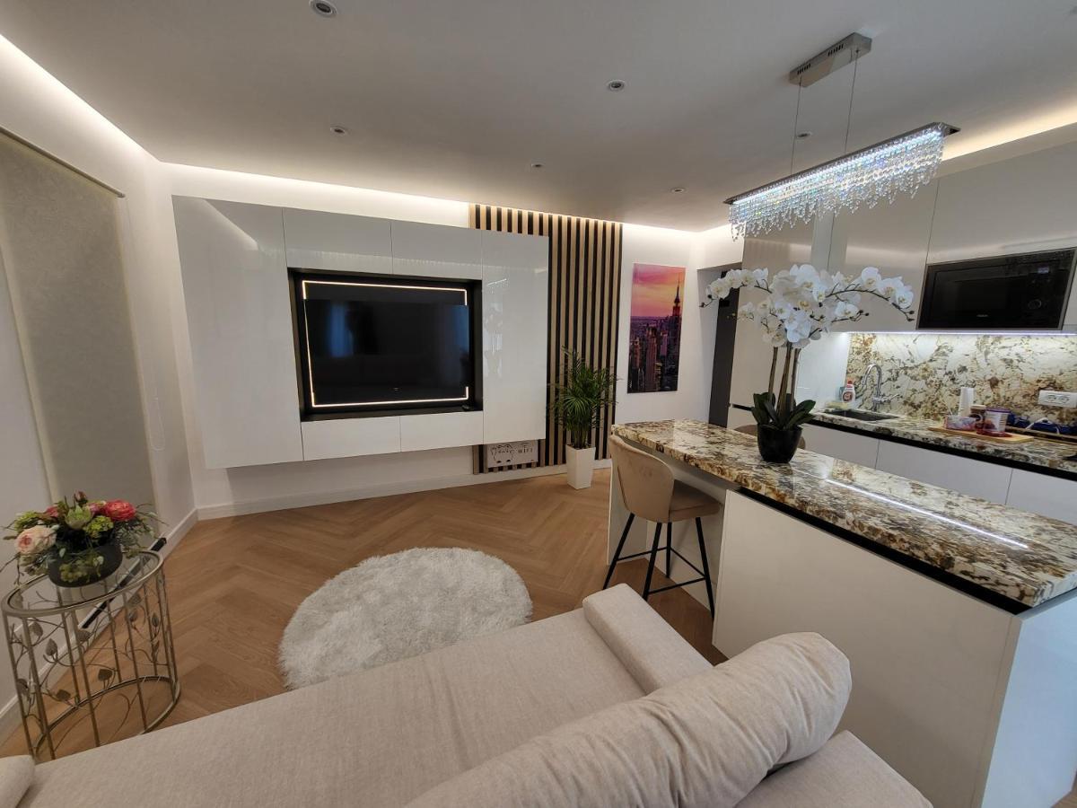 Grozavesti Luxury With 2 *