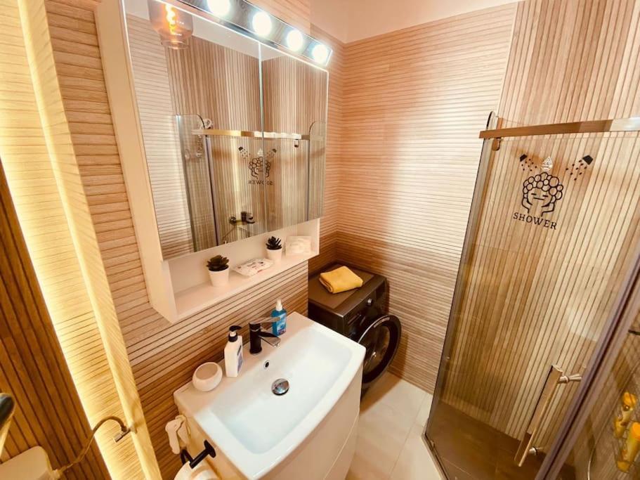 Blue Plaza Studio Apartment