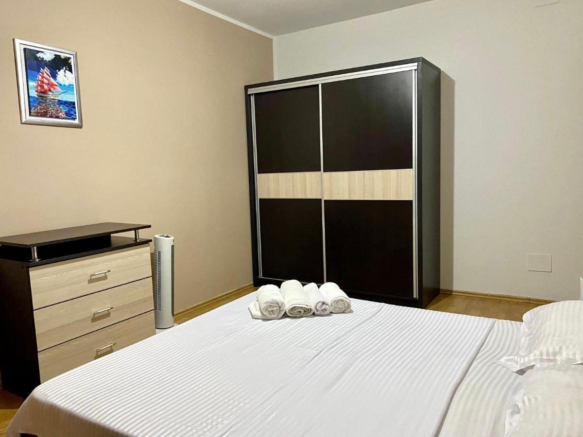 Sky Modern 1 Bedroom Apt W Free Parking Apartment