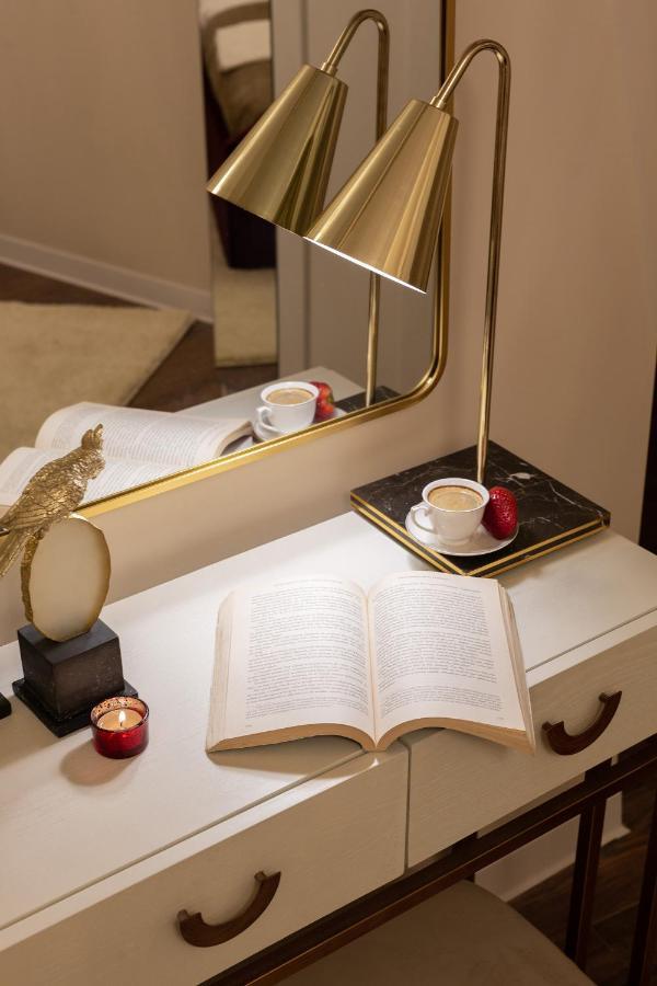 Apartament Qult - Invictus