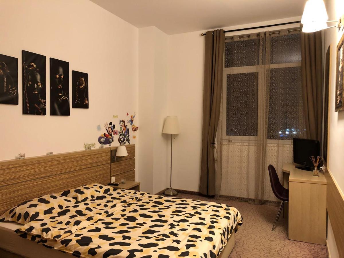 Yamalux - Lakeside - Ringrand * Bucharest