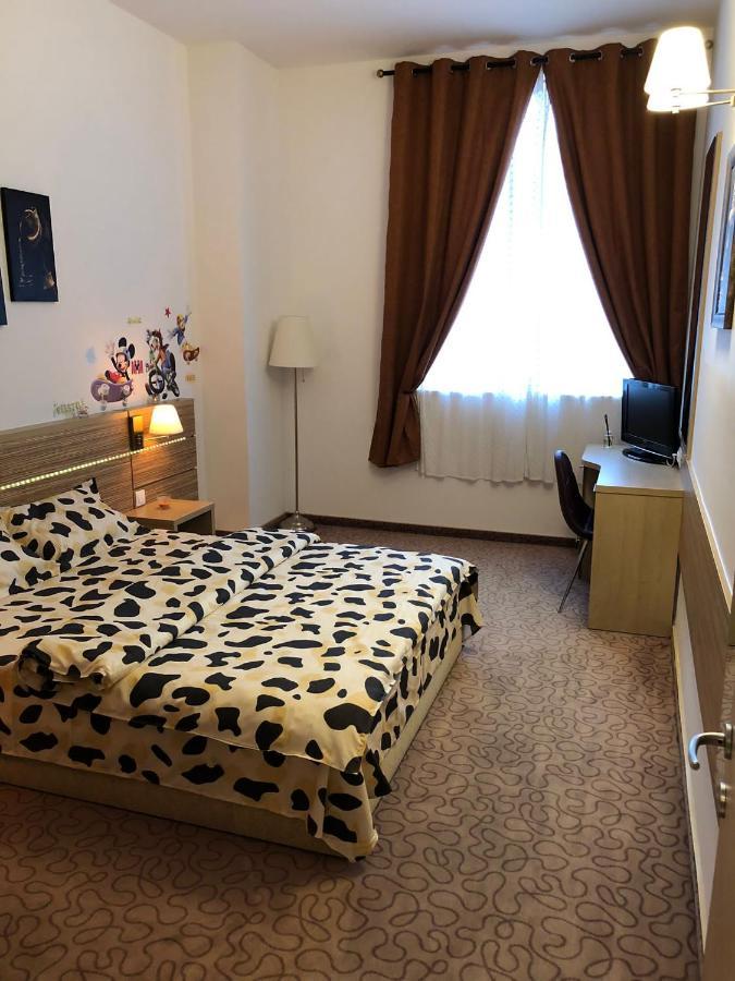 Yamalux - Lakeside - Ringrand * Bucharest