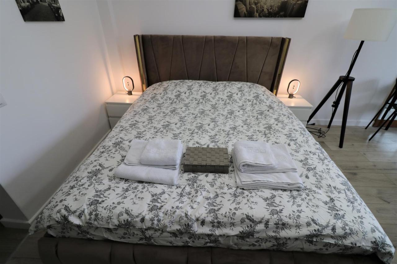 Charming City Center - Free Minibar * Bucharest