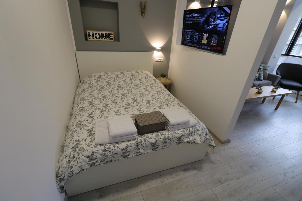 Cozy Novotel Studio - Free Minibar - Quiet & Peace * Bucharest