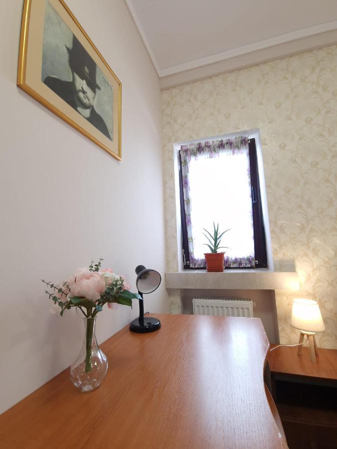 Laroka House Arty And Cosy Universitate Center Apartment