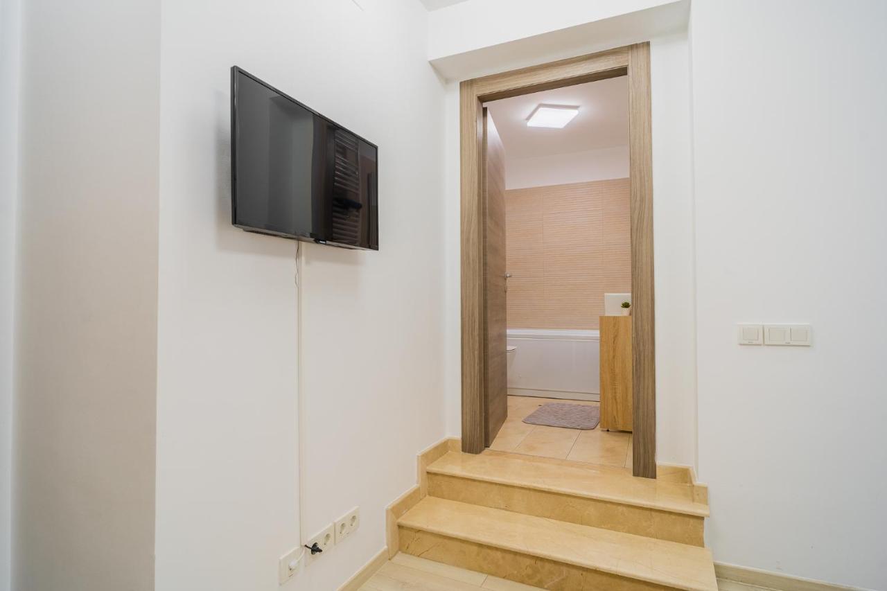 Queen Elizabeth - Ultracentral - Free Parking & Ac * Bucharest