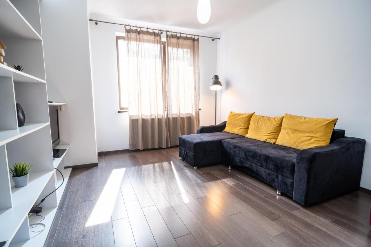 Cozy & Spacious Flat Near Victoriei Square *