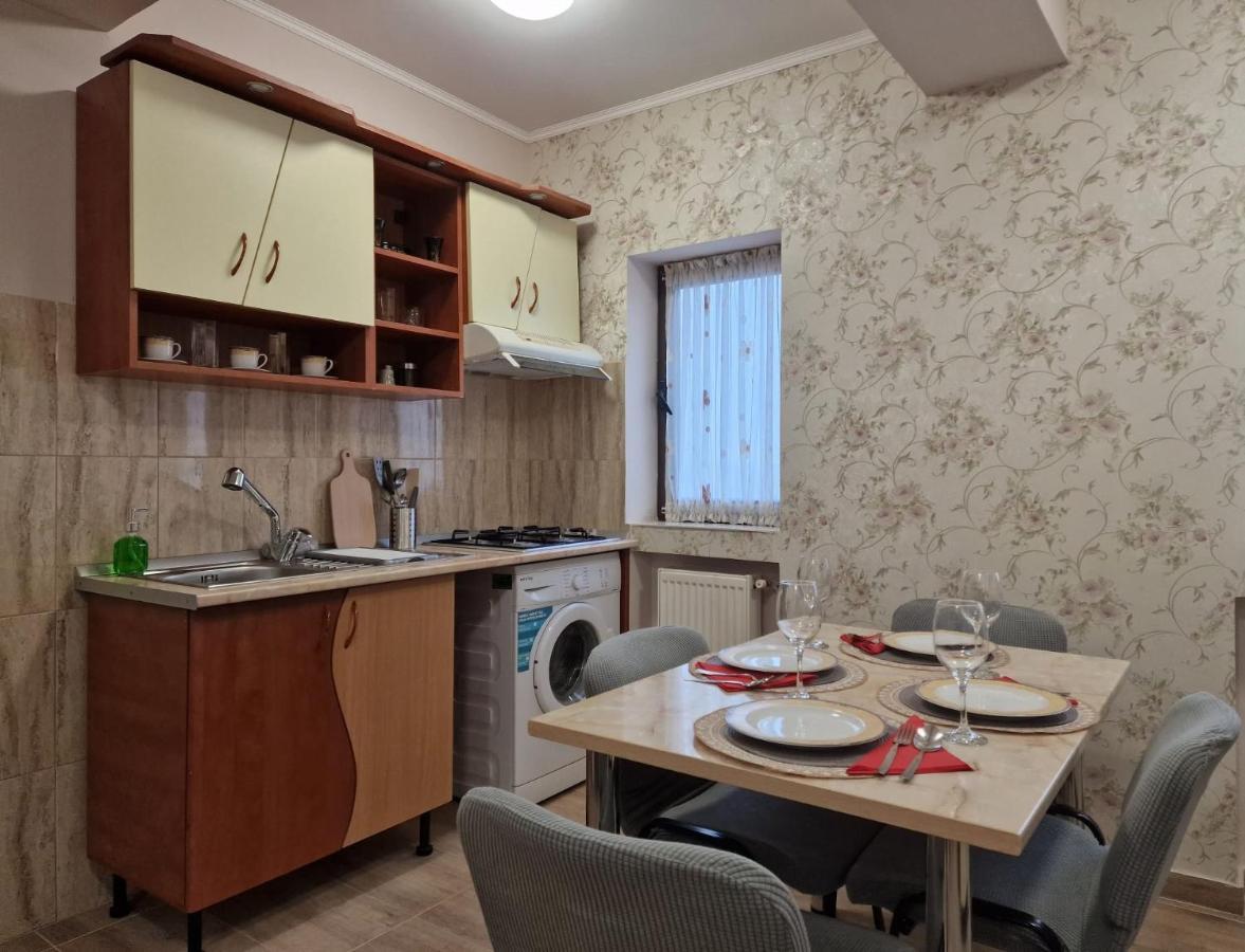 Laroka House Beautiful Universitate Center Apartment Bucharest