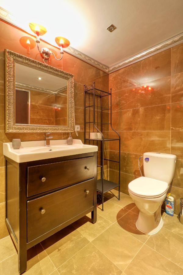 3 Bedroom In Herastrau Area Bucharest