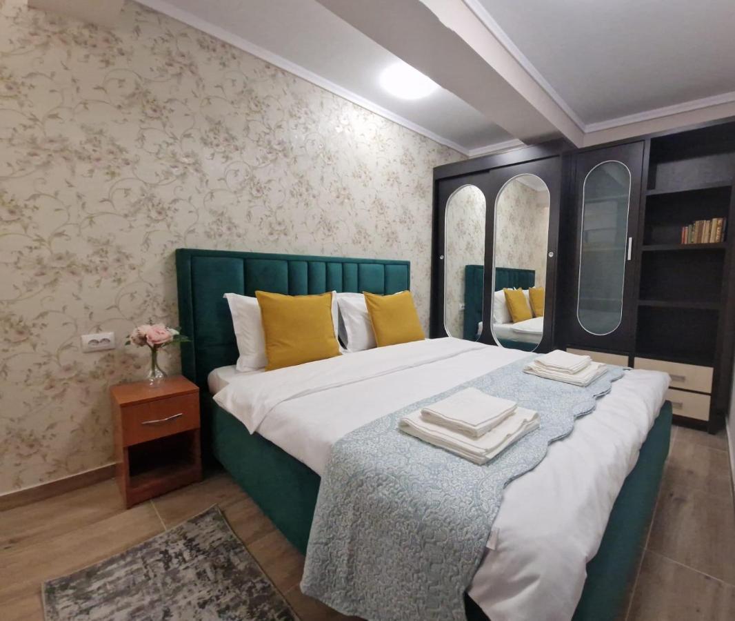 Laroka House Beautiful Universitate Center Apartment Bucharest