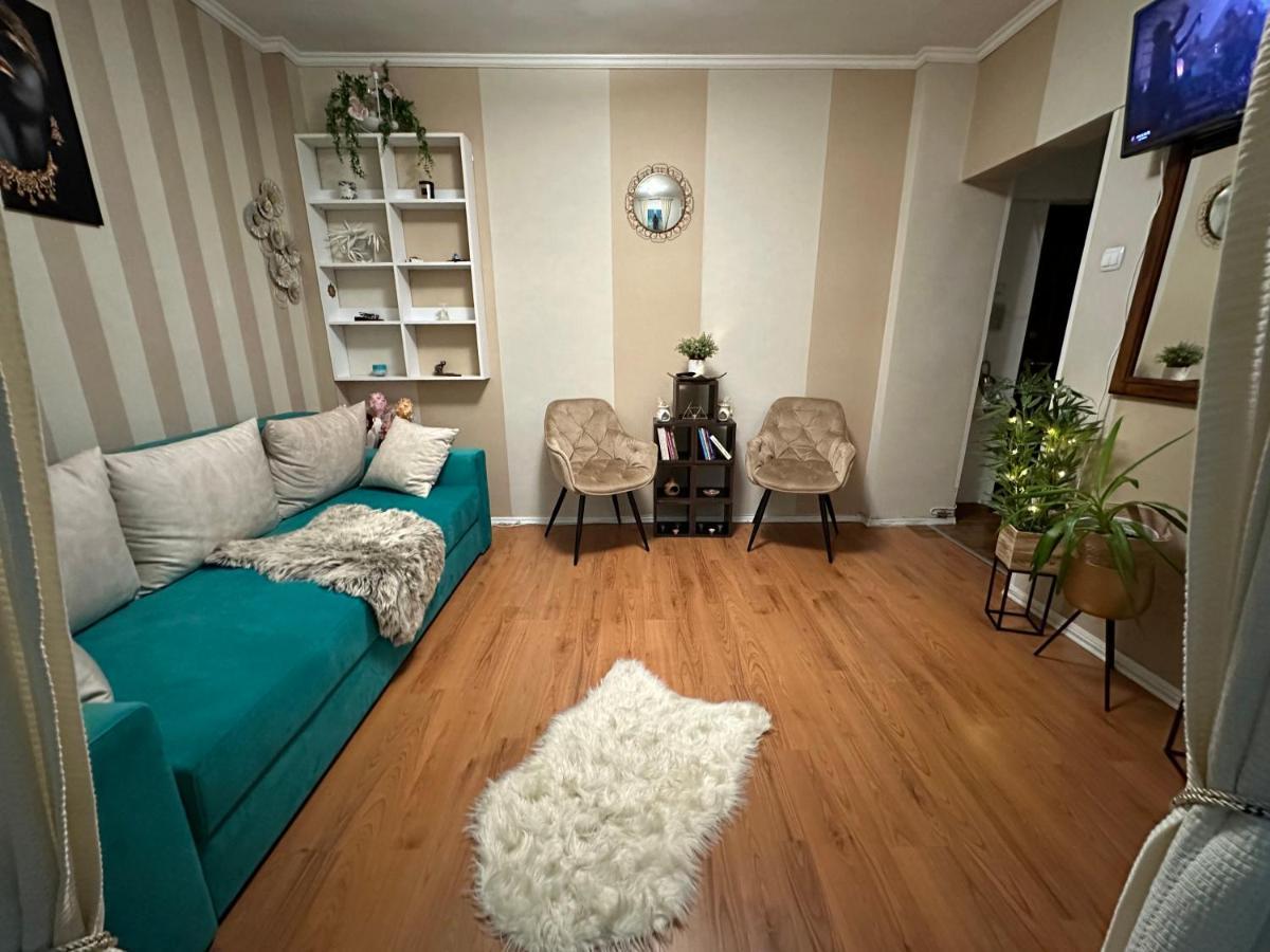 Ultracentral Studio Cherry Piata Amzei Bucareste