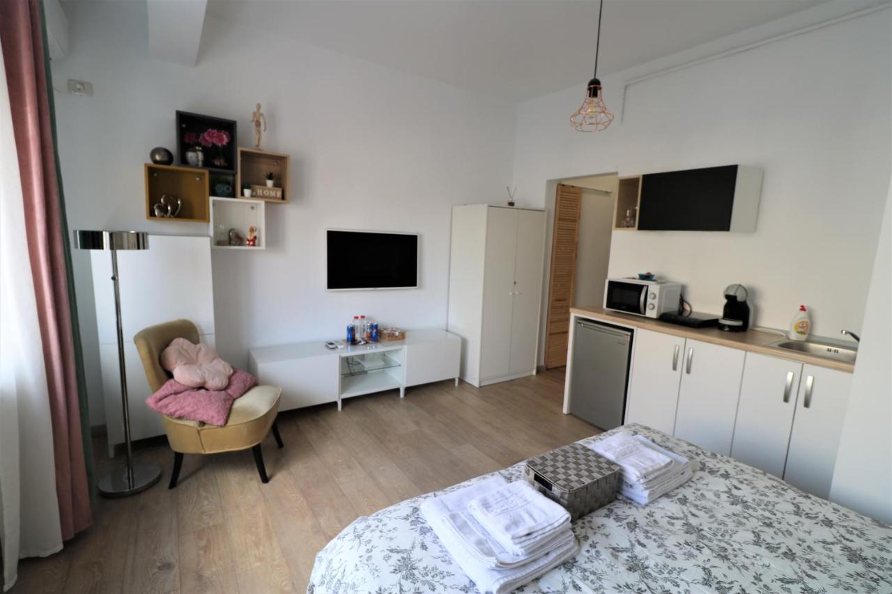 Lovely City Center - Free Minibar Apartamento Bucareste
