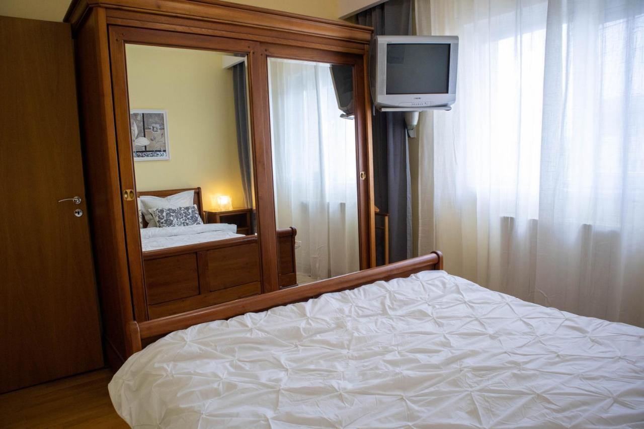 Oak - Piata Victoriei Apartment