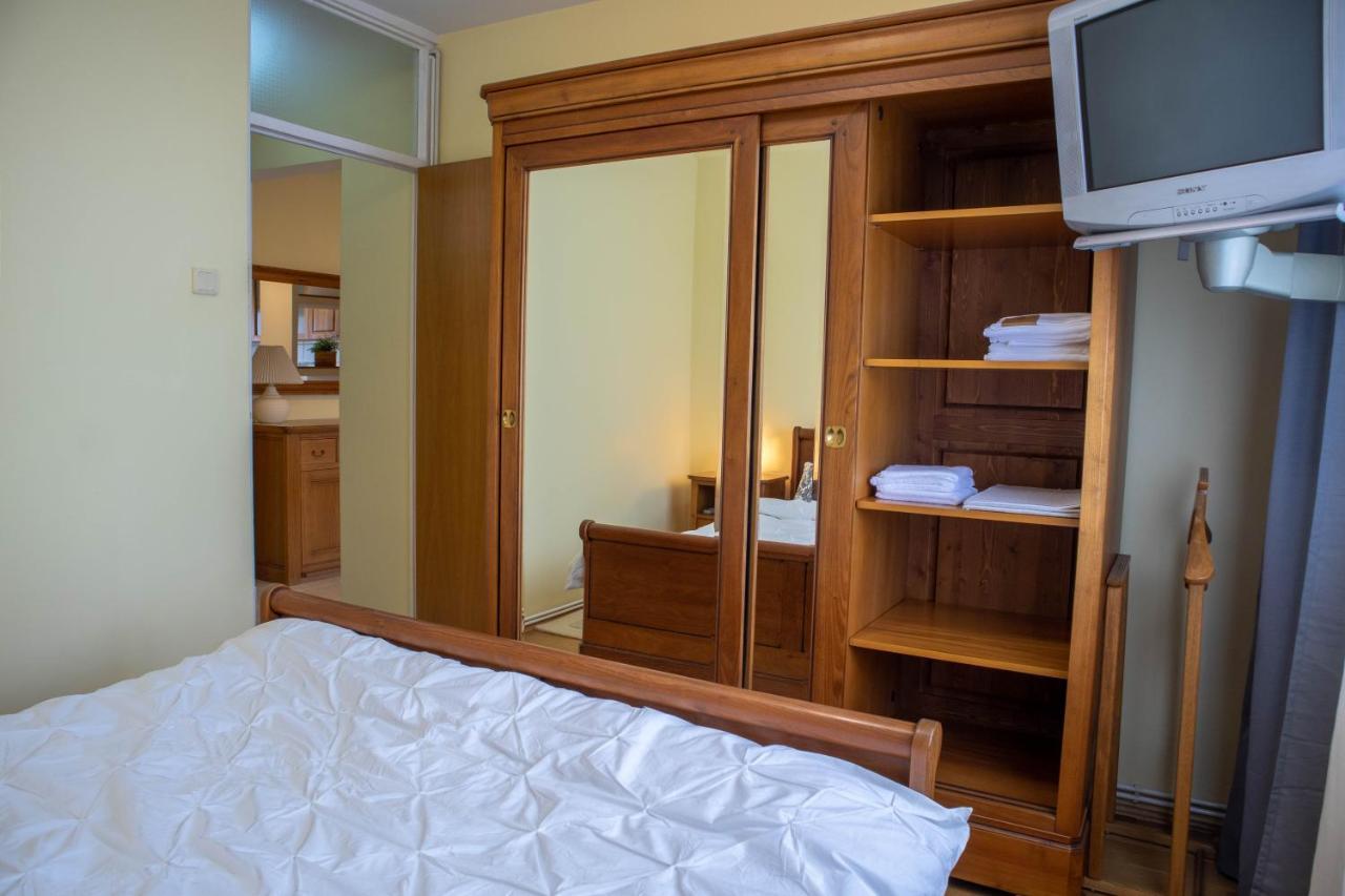Apartment Oak - Piata Victoriei