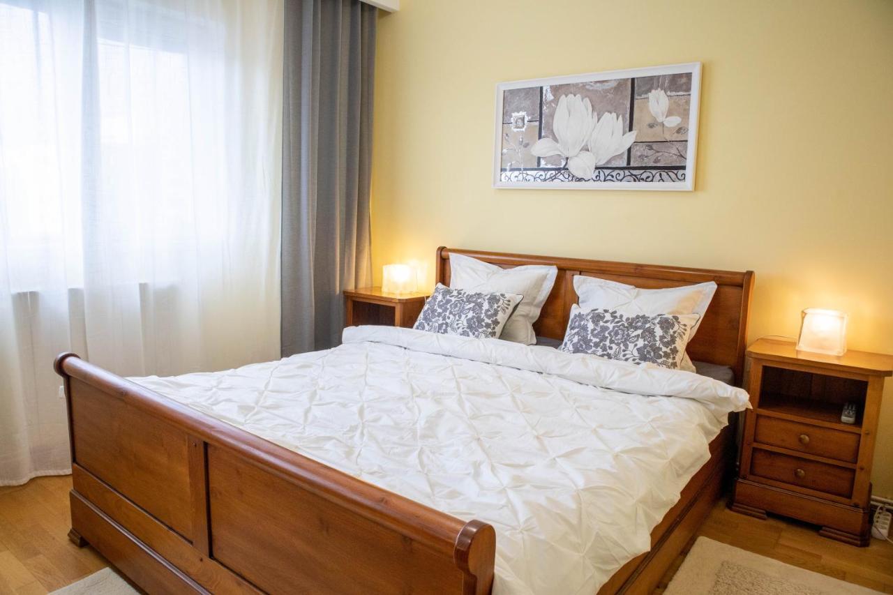 Oak - Piata Victoriei Apartment Bucharest