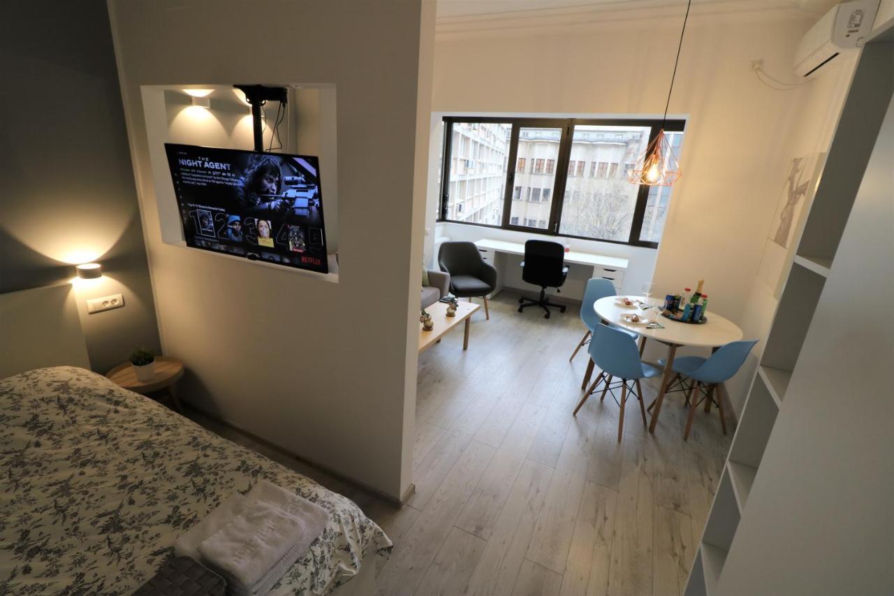 Cozy Novotel Studio - Free Minibar - Quiet & Peace * Bucharest