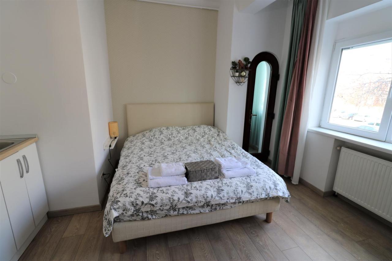 Lovely City Center - Free Minibar *