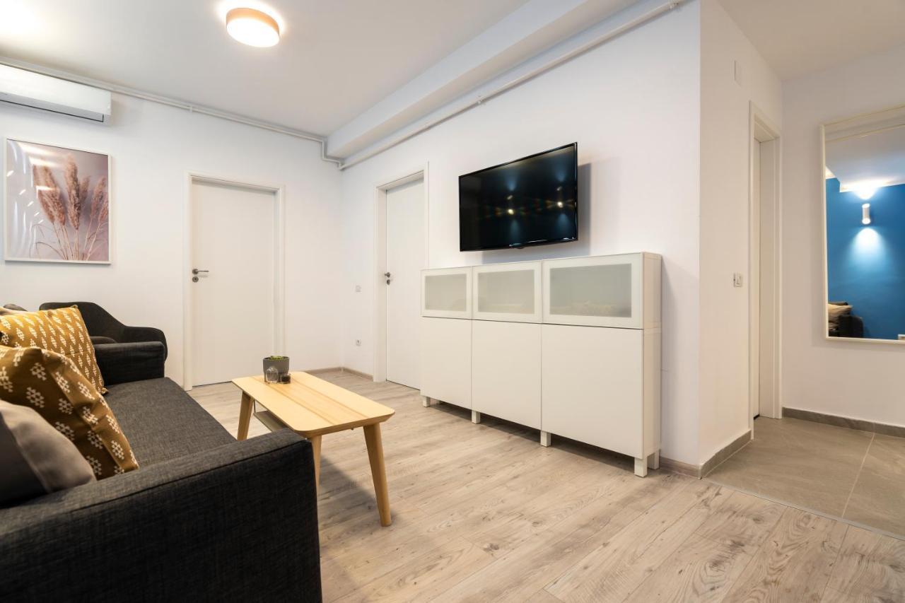 Blue Design In Magheru Apartment Bucharest
