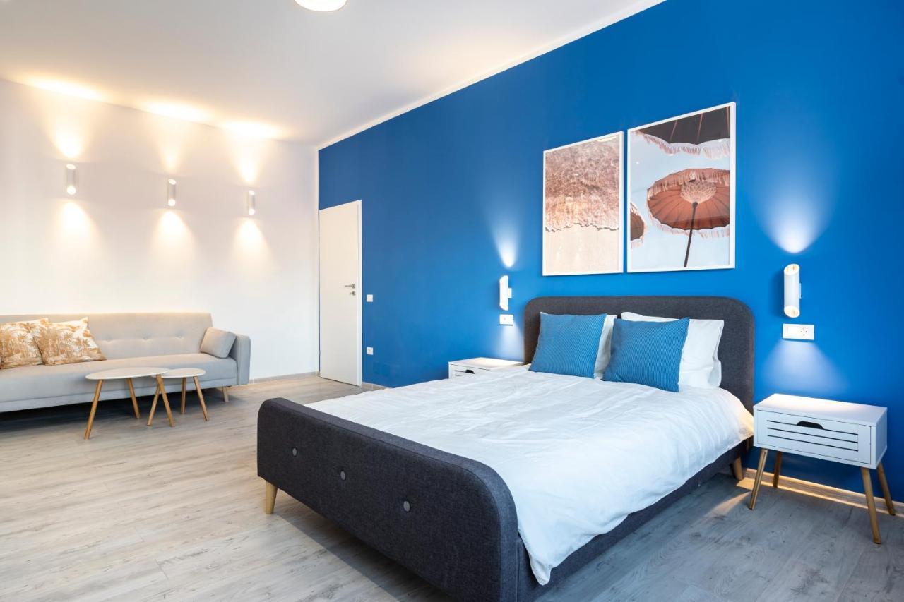 Apartment Blue Design In Magheru