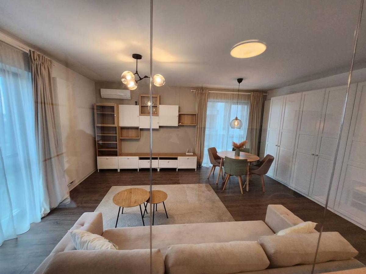 Apartment Promenada Mall Near Exclusive Pipera Bucharest