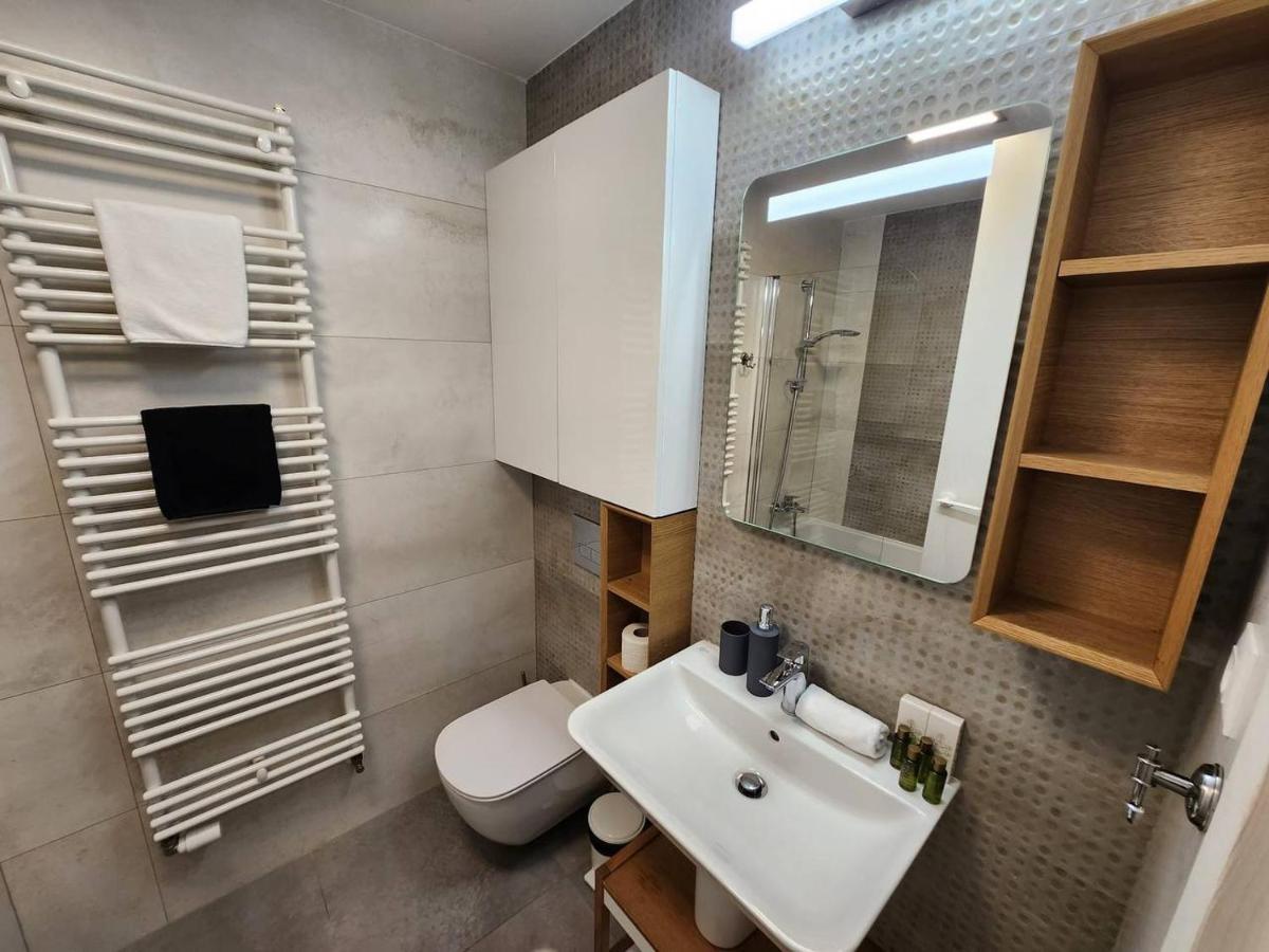Promenada Mall Near Exclusive Pipera Apartment *