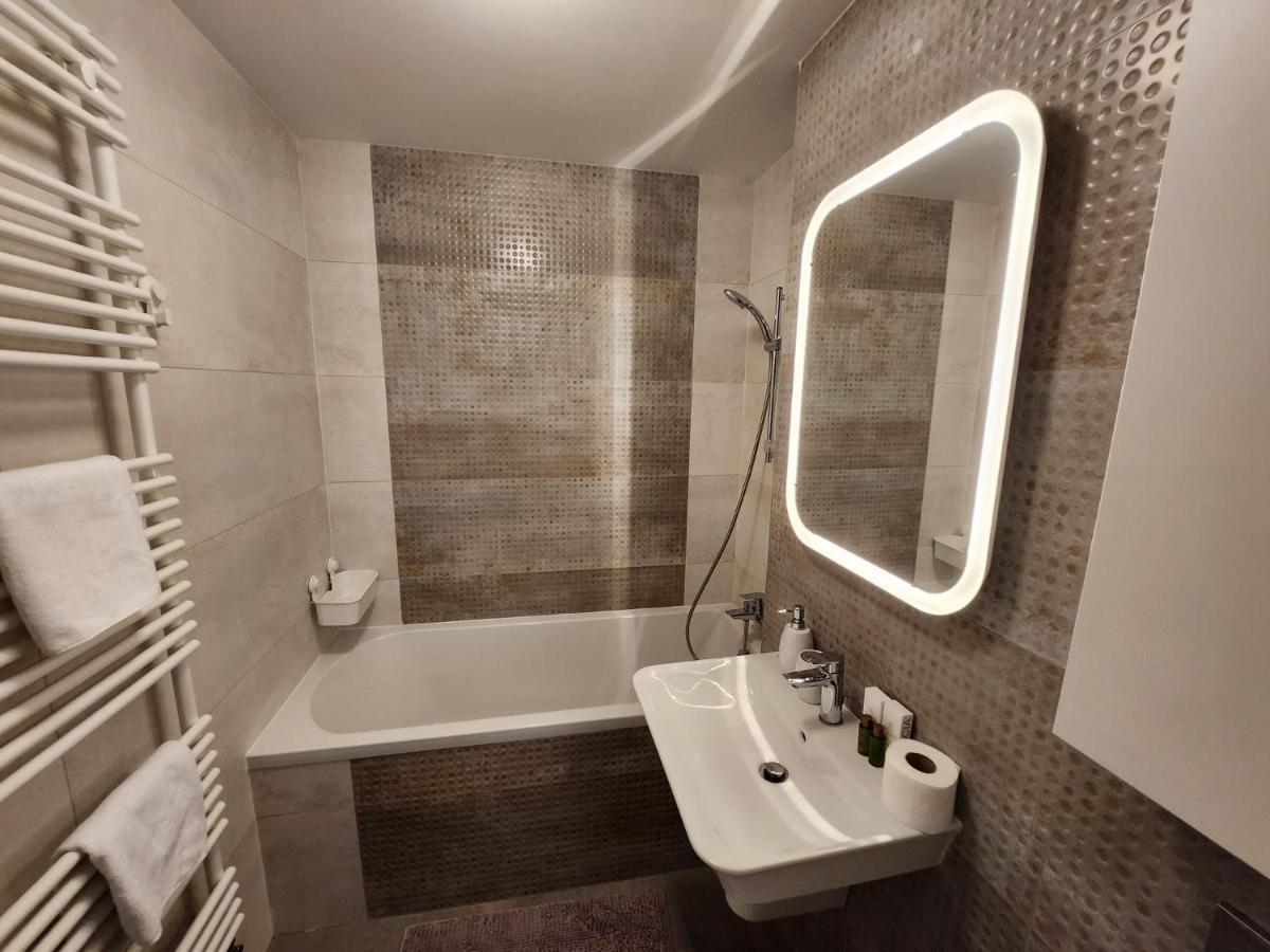 Apartment Promenada Mall Near Exclusive Pipera