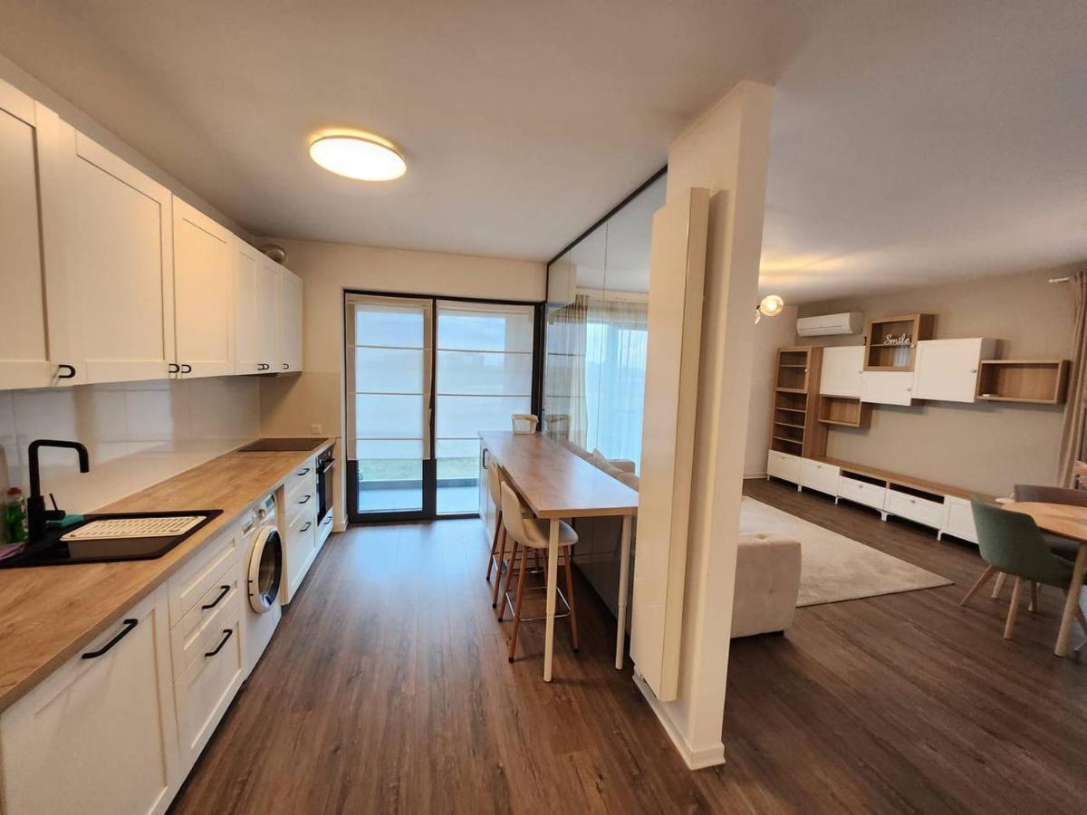 Promenada Mall Near Exclusive Pipera Apartment *
