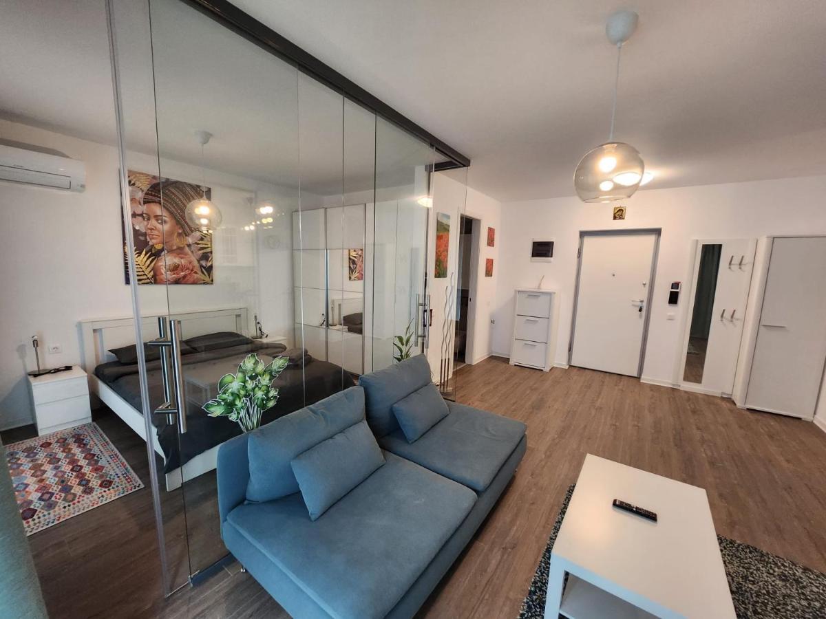 Apartment Promenada Mall Near Exclusive Pipera Bucharest