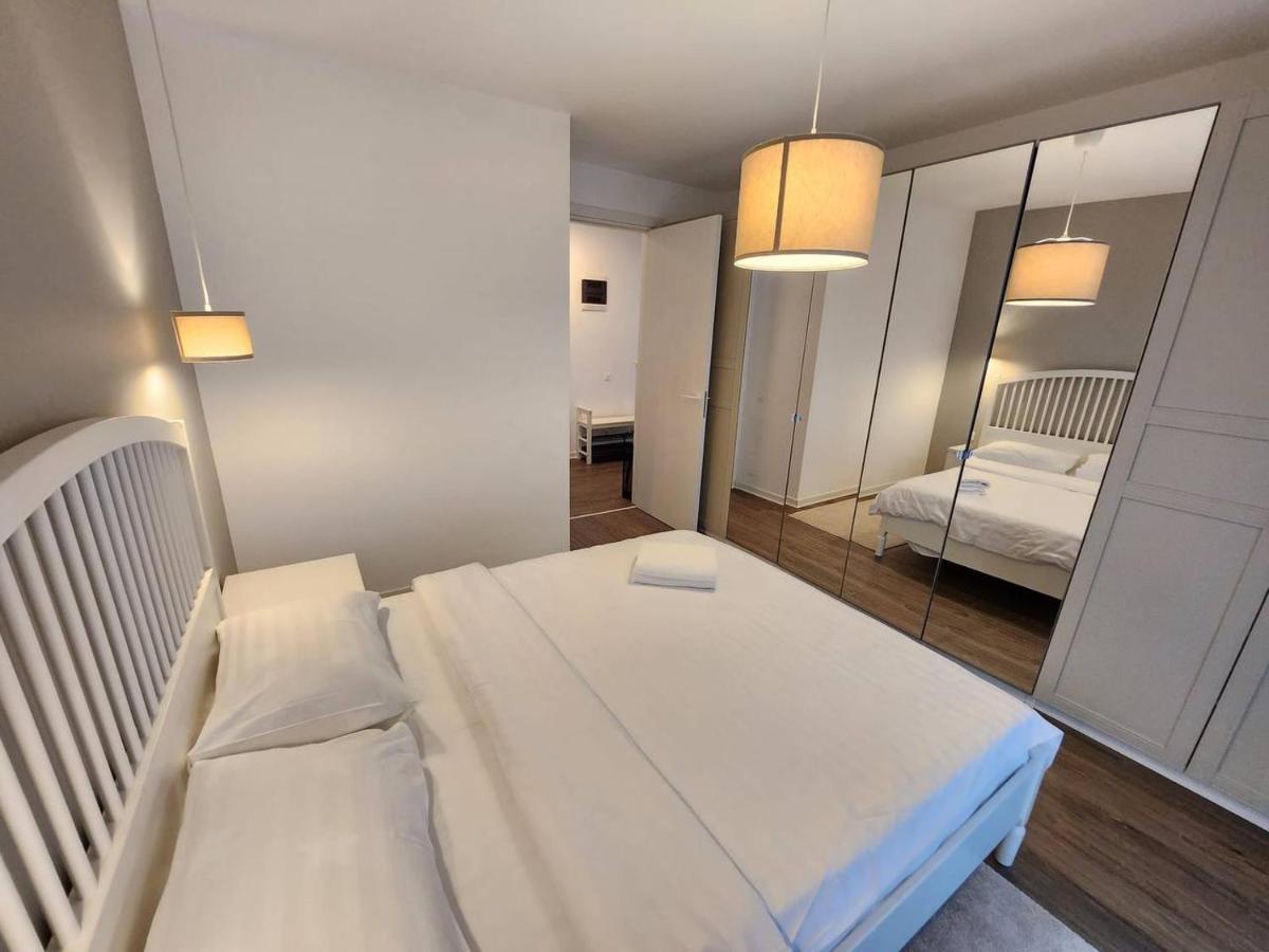 Apartment Promenada Mall Near Exclusive Pipera *