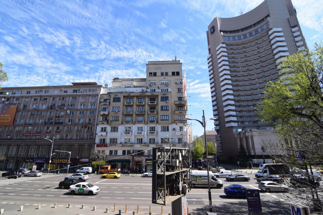 Beautiful In Old Apartment Bucharest
