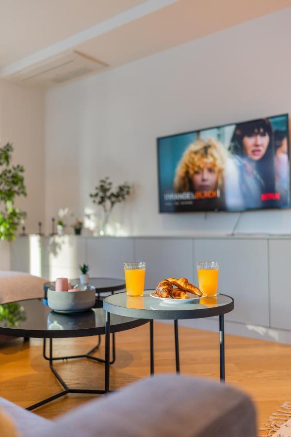 Apartament Designer In Aviatiei Tower Bucureşti